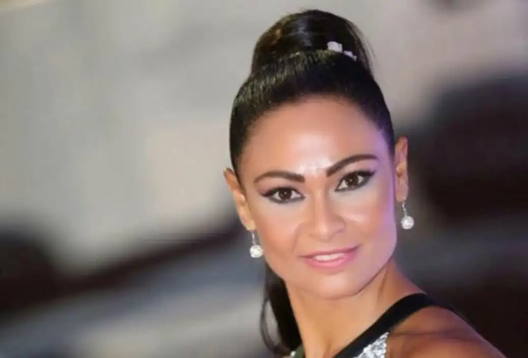 "وسكتت"… حين يعود المسرح ليكسر صمت العنف ضدّ المرأة